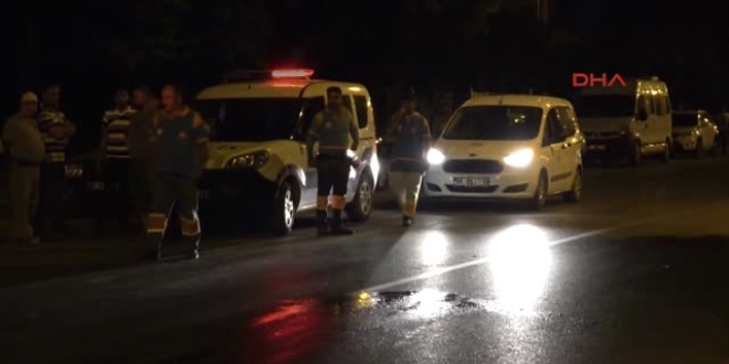 Adana'da kamyonun arpt iki renci hayatn kaybetti