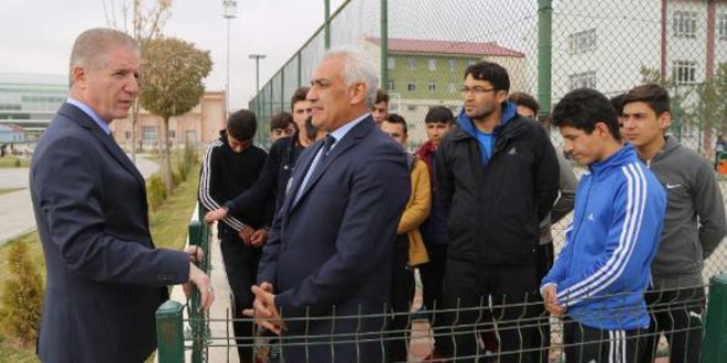 Vali Gül'den öğrencilere nasihat