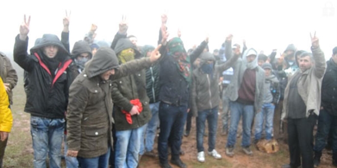 Terörist mezarında PKK propagandası yapanlar gözaltına alındı