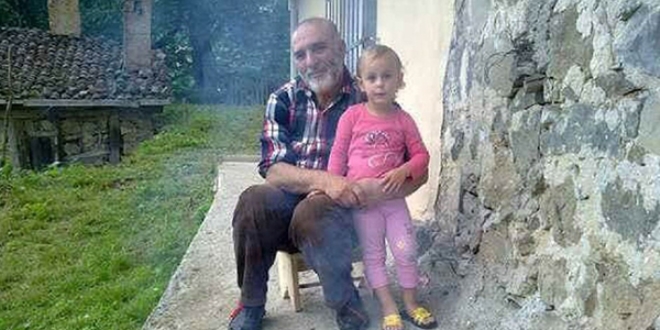 Taziyeye gittiği evde kalp krizi geçirdi