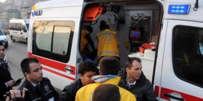 Balıkesir'de ambulansın çarptığı motosiklet sürücüsü ağır yaralandı