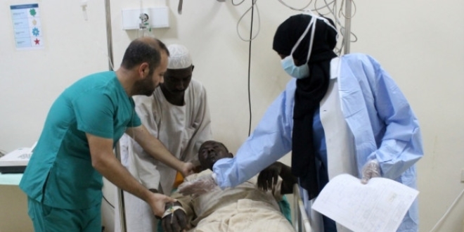 Trk doktorlarndan Sudan'da 500 gz ameliyat