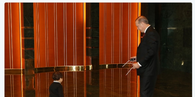 Erdoğan, torunuyla fotoğrafını paylaştı