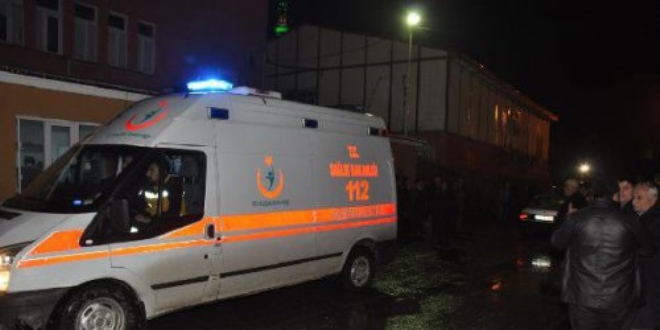 Tren hemzemin minibüse çarptı: 2 öldü, 2 yaralı