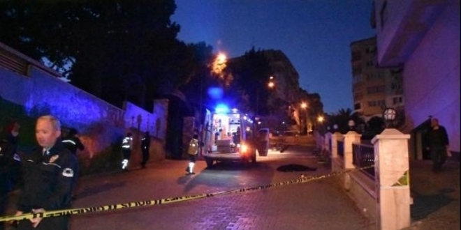 Caddede tartıştığı kadını silahla vurup intihar etti