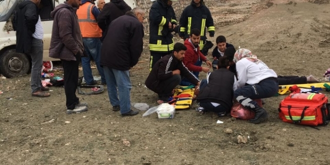 Denizli'de trafik kazası: 1 ölü, 10 yaralı