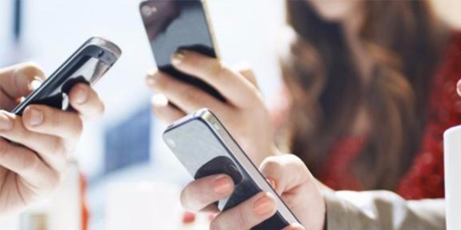 Akıllı telefonları uyurken bile yanımızdan ayırmıyoruz