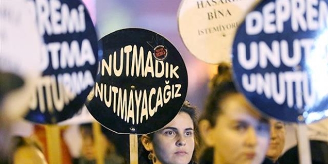 Düzce Depremi'nde hayatını kaybedenler anıldı