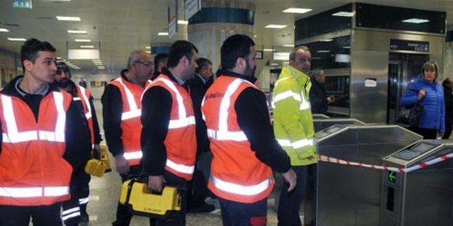 İstanbul'da metro seferleri teknik arıza nedeniyle durdu