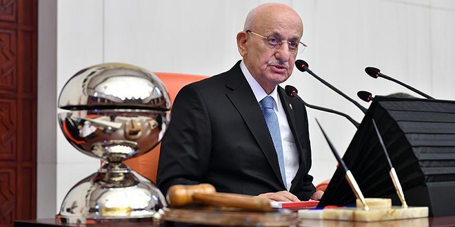 TBMM Başkanı Kahraman adaylık dilekçesini teslim etti