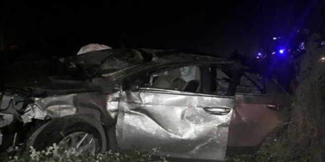 Adana'da otomobil devrildi: 1 l, 1 yaral