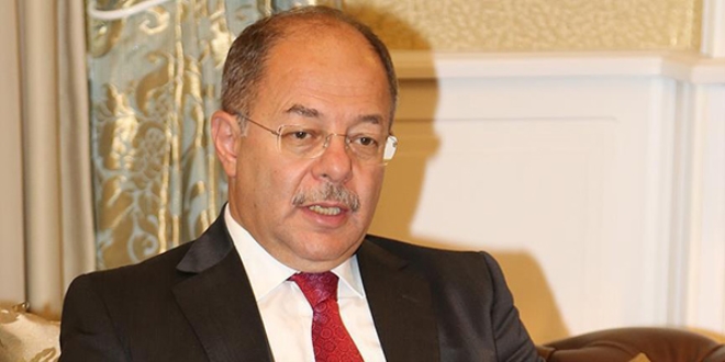 Akdağ eski bağımlıların yaşadıklarını dinledi