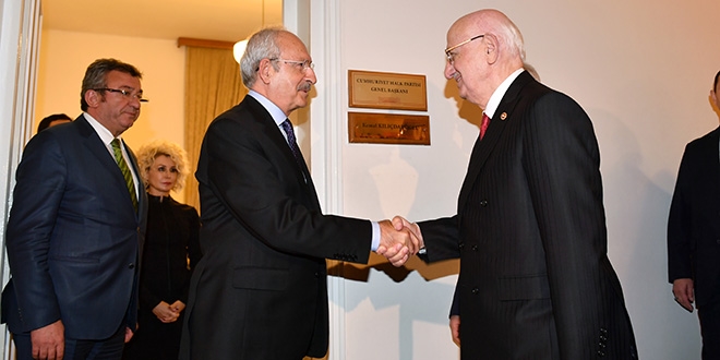 TBMM Başkanı Kahraman, Kılıçdaroğlu'nu ziyaret etti