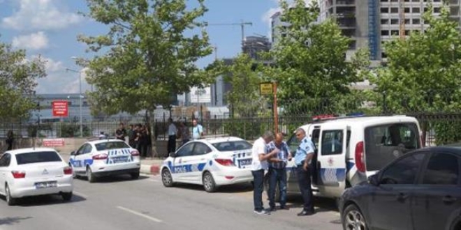 Duru�ma sonras� gerginlik... Polis havaya ate� a�t�