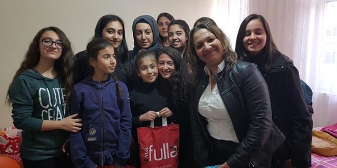 Çocukların hayallerini liseliler gerçekleştiriyor