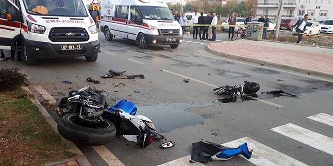 Antalya'da hız tutkusu ölüm getirdi: 2 ölü