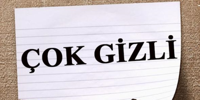 'Çok gizli' yazan notu yutarken yakalandı