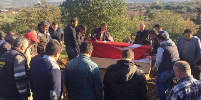 Kazada ölen polis memuru Aydın'da toprağa verildi
