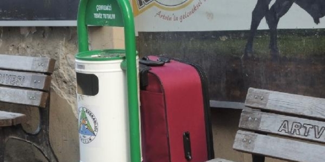 ��pheli valize kad�n bomba uzman� polis m�dahale etti