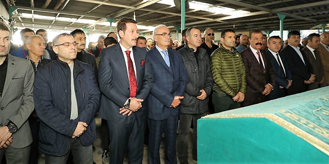 Ba�kan Y�lmaz personelini ac� g�n�nde yaln�z b�rakmad�