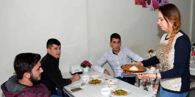 5 bin lira bor�la ba�lad�, i�inin patronu oldu