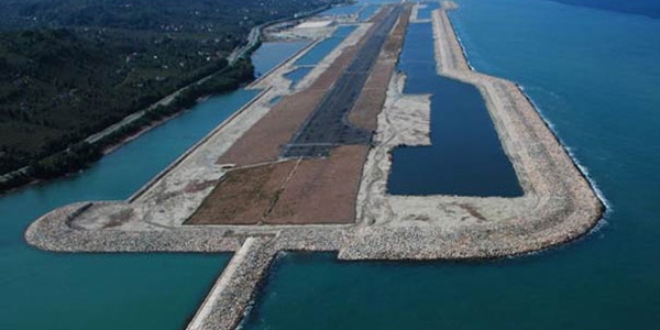 Denize yap�lan ikinci havaliman�nda yeni bir rekor!