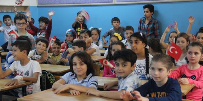 Suriyeli ocuklar telafi eitimleriyle okula kazandrlacak