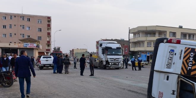 Öğrenci servisi kaza yaptı: 15 yaralı