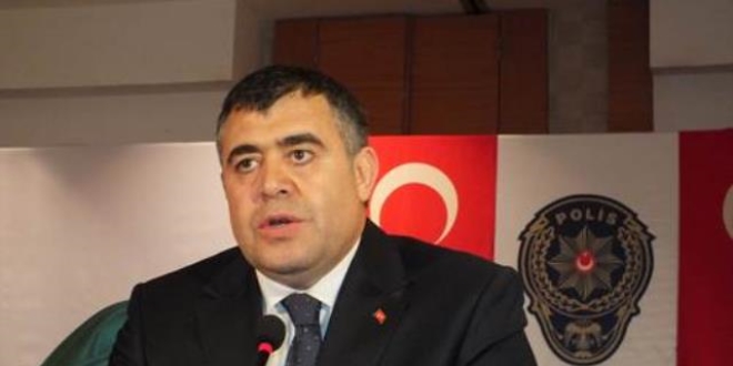 Emniyet müdürü, yaralı polis memurunu ziyaret etti
