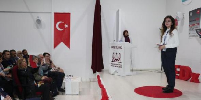Liseliler yabancı öğretmenlere İngilizce sunum yaptı