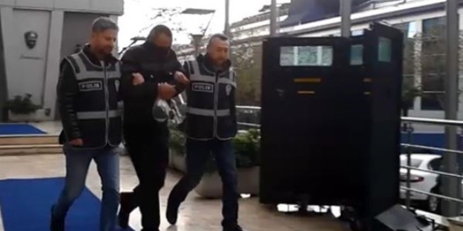 Yolda bulduğu kimlik ve ehliyet ile dolandırmadığı kalmadı