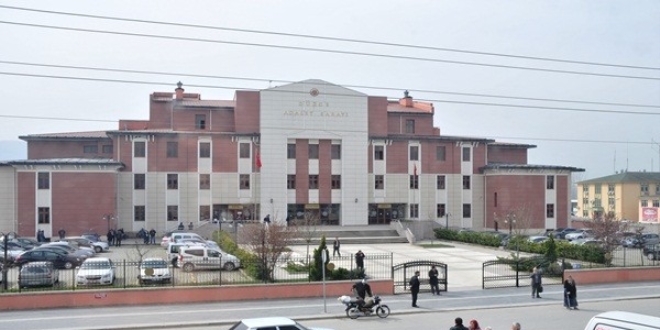 Düzce'de gözaltına alınan 4 eski öğretmen tutuklandı