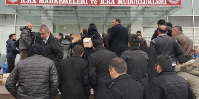 Avukat katipleri, icra dairelerine alınmadı