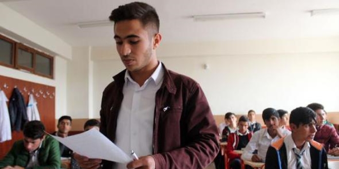 Öğrencilerden şehit öğretmenin annesine mektup