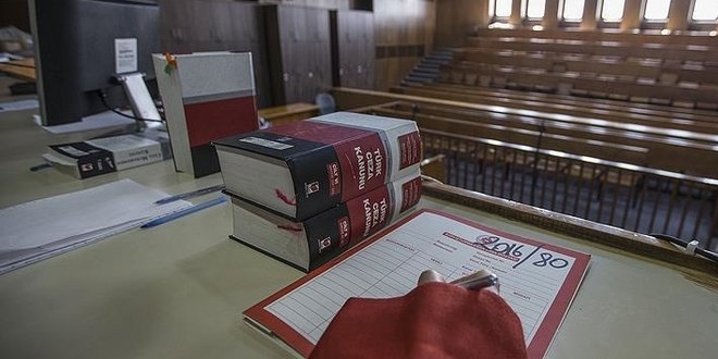 Derdest edilen Tuğgeneralin koluna yardım için girmiş