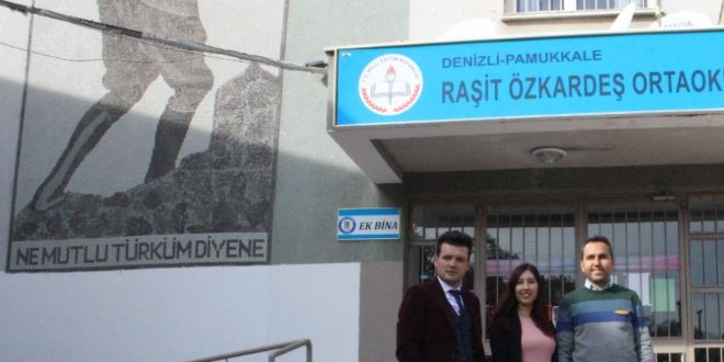 Şehit öğretmenler anısına işaret diliyle klip çektiler