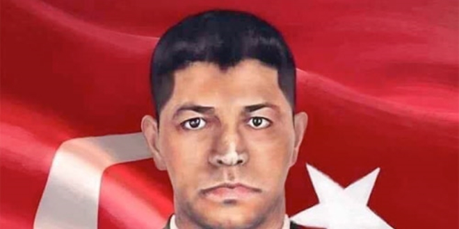 Tekirdağ'a şehit Astsubay Ömer Halisdemir'in heykeli dikildi