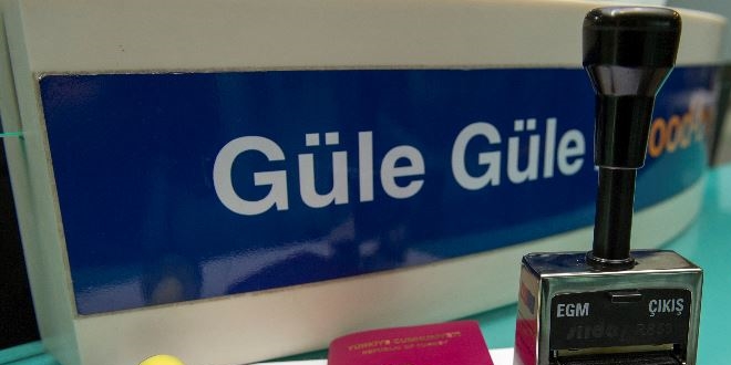 S�n�rlarda pasaport giri�-��k�� damga cihaz� yenilendi