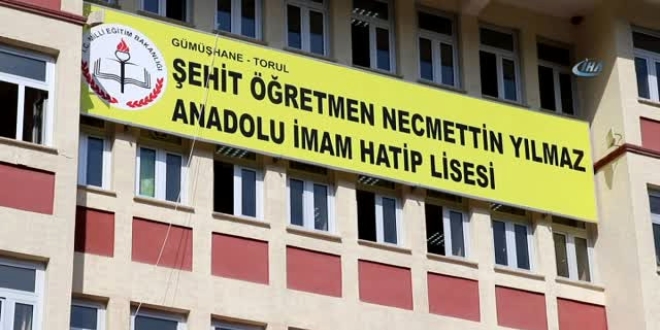 Şehit öğretmen, adının verildiği okulda anıldı