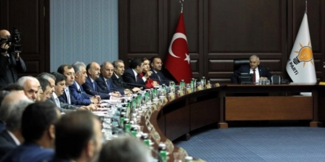 AK Parti MKYK toplant�s� ba�lad�