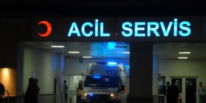 Konya'da hafif ticari ara� ile minib�s �arp��t�: 1 �l�, 1 yaral�