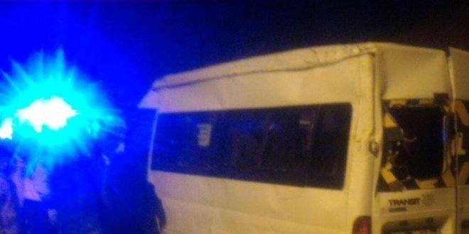 ��renci servisi �arampole devrildi: 14'� ��renci, 15 yaral�