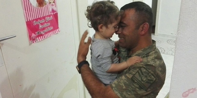 2 aydır göremediği babasına kavuştu, Türkiye'yi ağlattı
