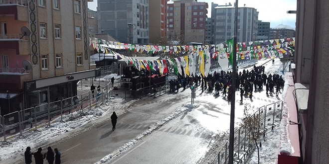 HDP mitinginde meydan boş kaldı