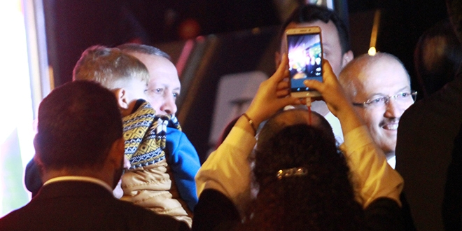 Cumhurbaşkanı Erdoğan, minik adaşı ile buluştu