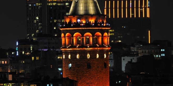 İstanbul kadına şiddete karşı turuncuya büründü
