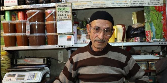 Bir inat uğruna başladığı mesleğini yarım asırdır bırakamıyor