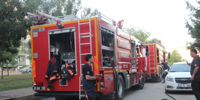 Elazığ'da öğrenci evinde çıkan yangın söndürüldü