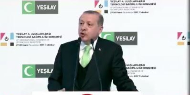 Erdoğan: Gençler internette 6 saat vakit geçiriyor