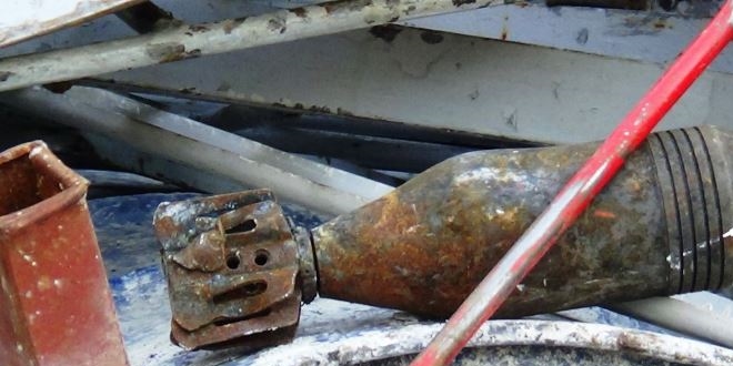 Hurda kamyonetinin kasasında askeri mühimmat bulundu